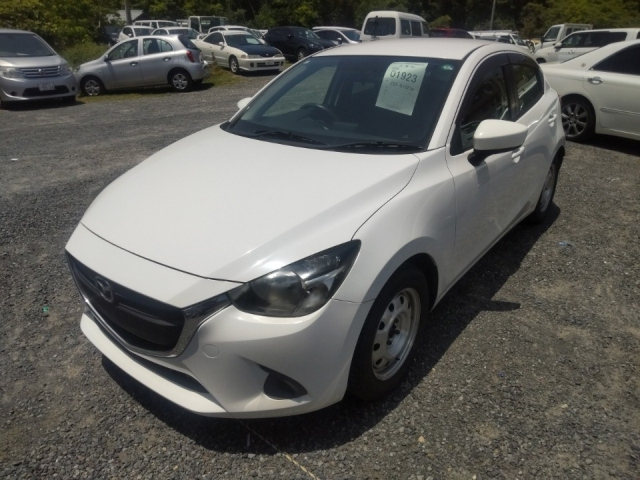 MAZDA DEMIO 2015