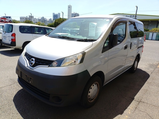 NISSAN NV200
