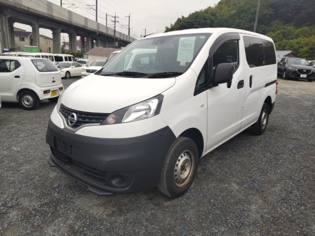 NISSAN NV200 2020