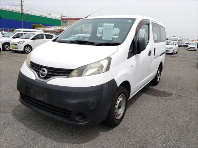 NISSAN NV200