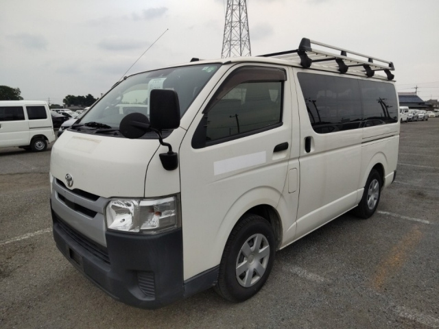 TOYOTA HIACE VAN 2019