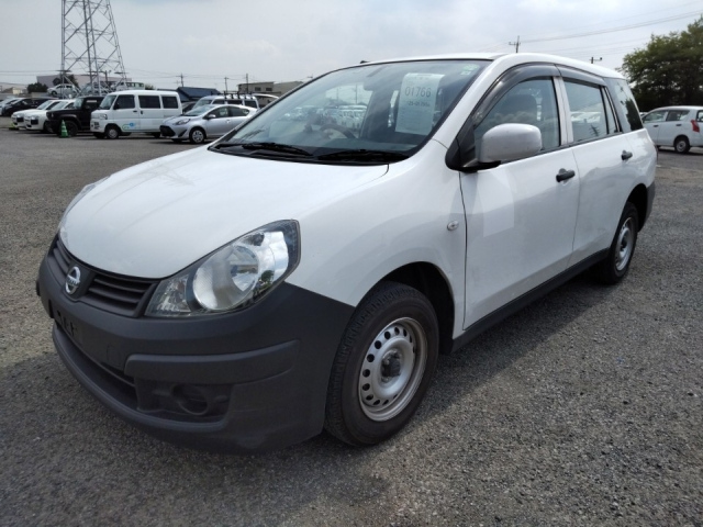 NISSAN AD 2015