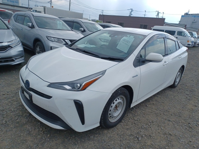 TOYOTA PRIUS