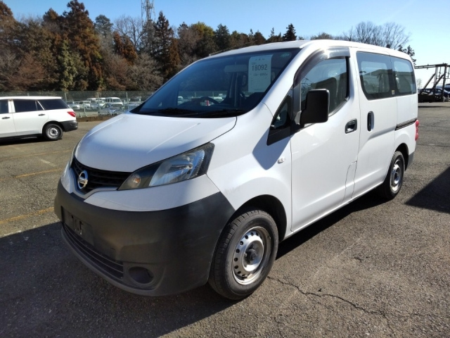NISSAN NV200 2017