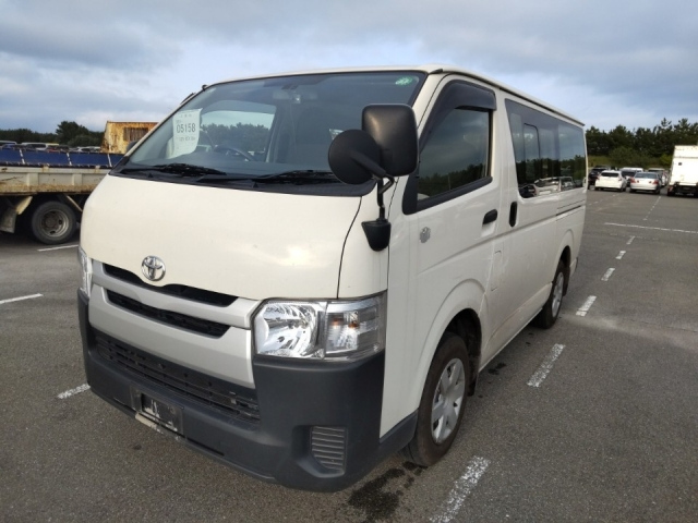 TOYOTA HIACE VAN