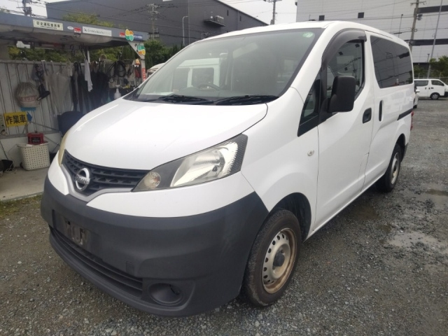 NISSAN NV200 2017