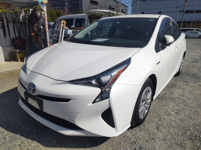 TOYOTA PRIUS 2018