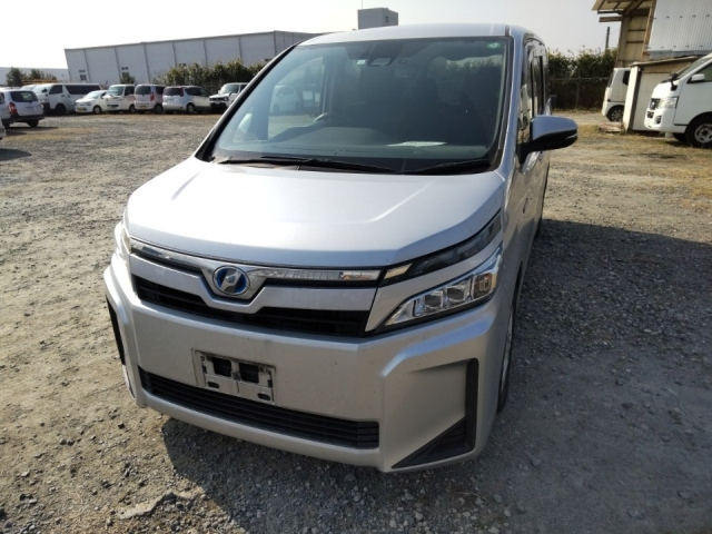 TOYOTA VOXY 2018