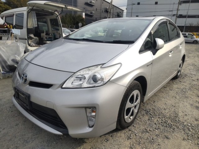 TOYOTA PRIUS 2016