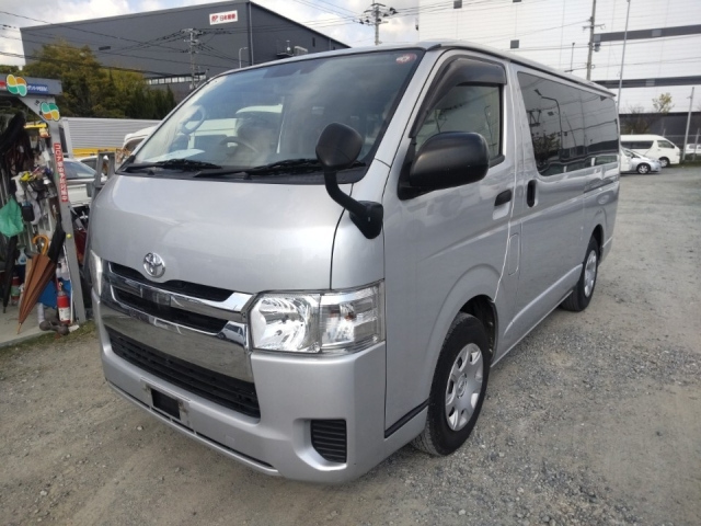 TOYOTA HIACE VAN 2019