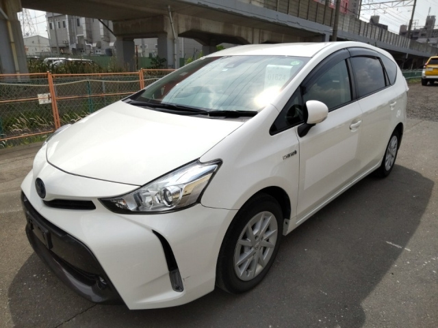 TOYOTA PRIUS ALPHA 2018