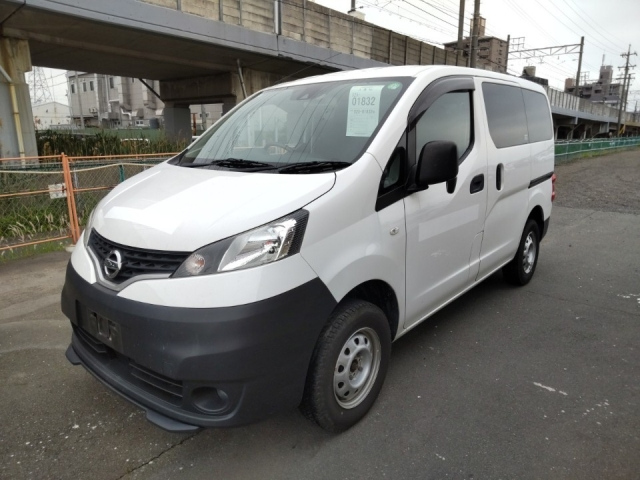 NISSAN NV200 2020