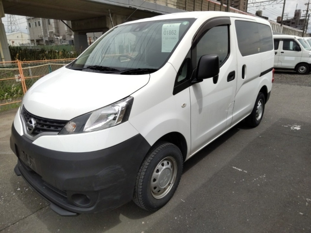 NISSAN NV200