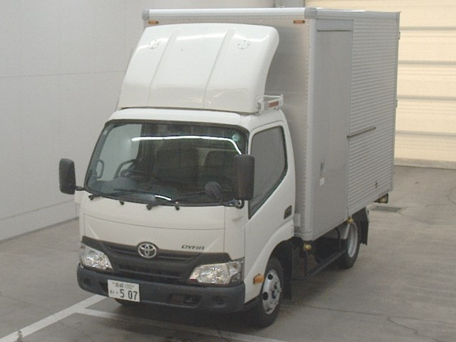 TOYOTA DYNA 2019