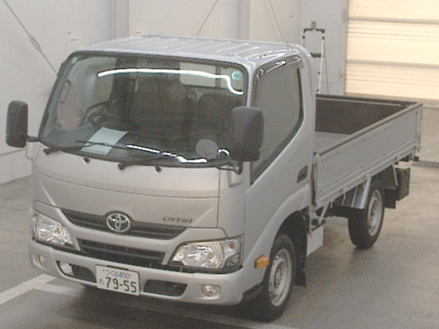 TOYOTA DYNA 2020