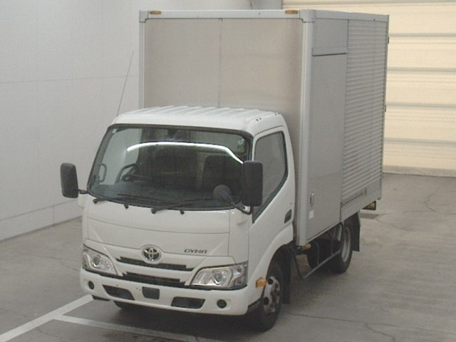 TOYOTA DYNA 2020