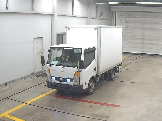 NISSAN ATLAS 2010