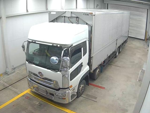 NISSAN UD SERIES 2011