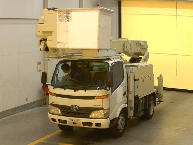 TOYOTA DYNA 2010