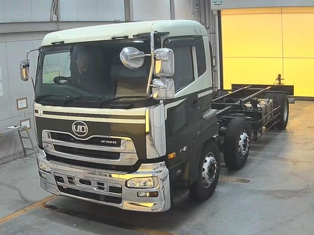 NISSAN UD SERIES 2013