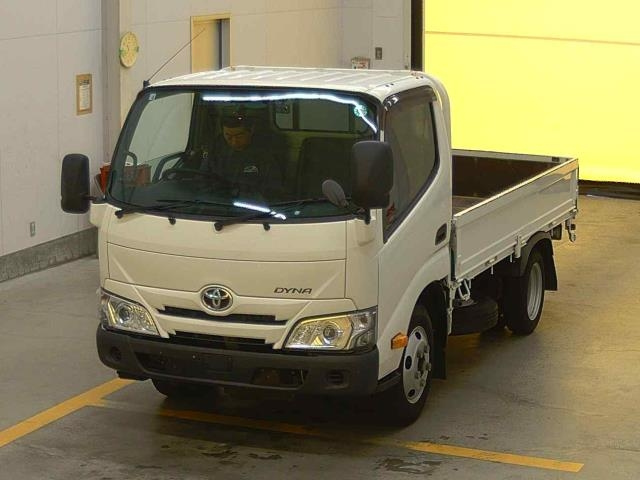 TOYOTA DYNA 2020