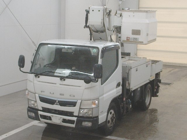MITSUBISHI CANTER