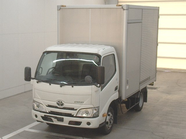 TOYOTA DYNA 2019