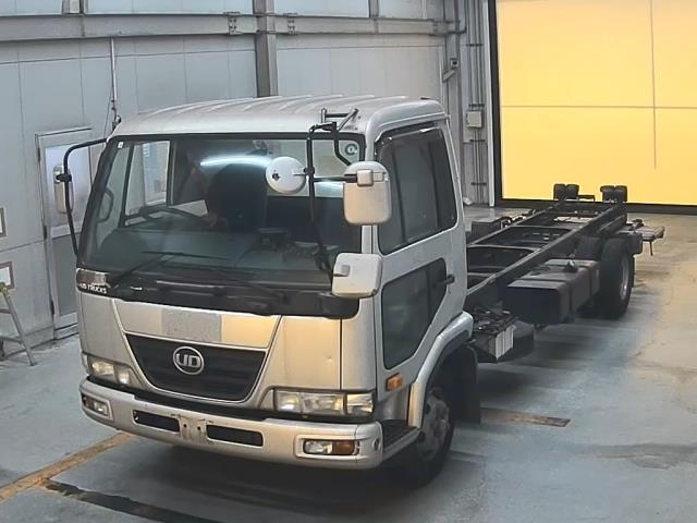 NISSAN CONDOR 2011