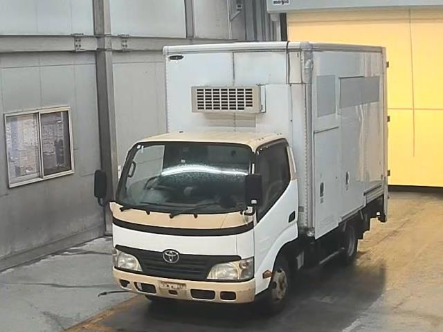 TOYOTA DYNA 2009