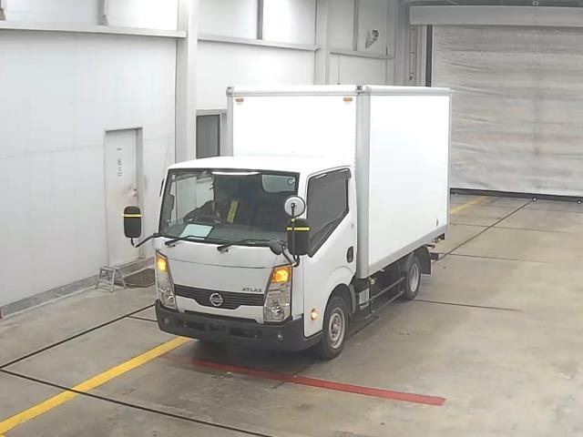 NISSAN ATLAS 2014