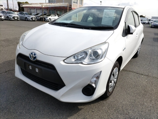 TOYOTA AQUA 2016