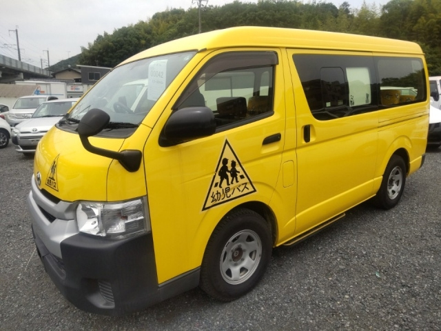 TOYOTA HIACE 2016