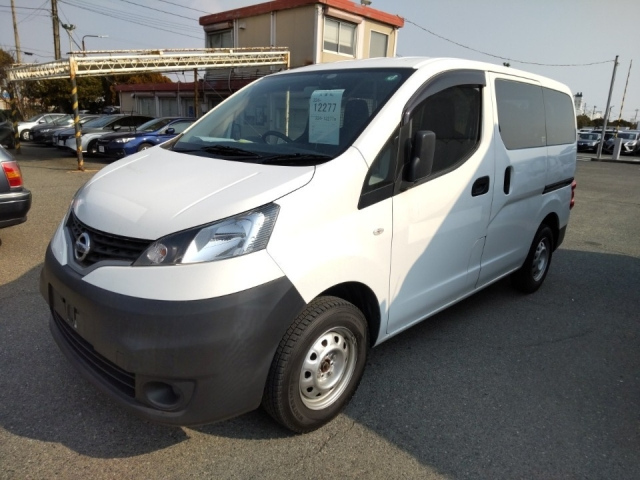 NISSAN NV200 2020