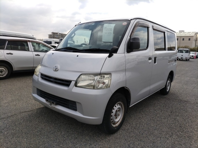 TOYOTA TOWN ACE VAN 2015