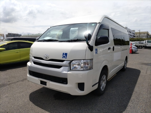 TOYOTA HIACE 2020