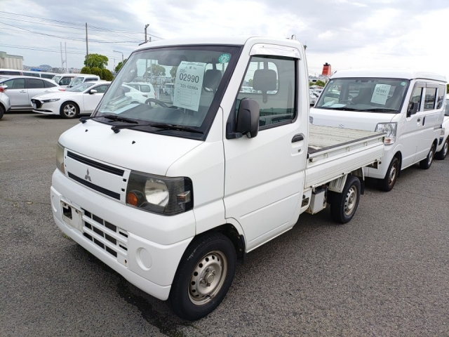 MITSUBISHI MINICAB TRUCK 2010