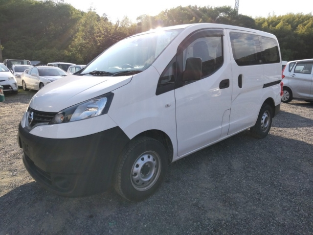 NISSAN NV200 2020