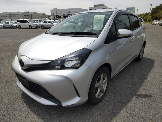 TOYOTA VITZ 2014