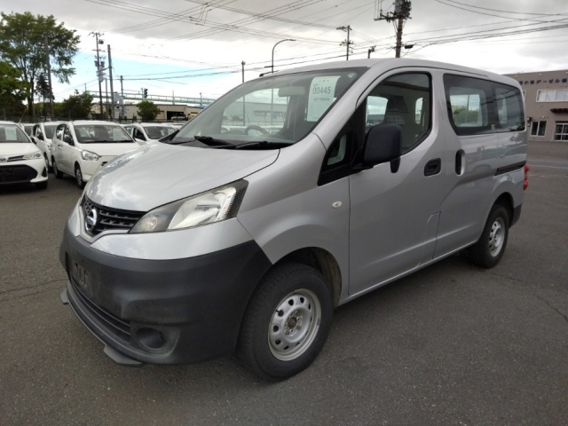 NISSAN NV200 2018
