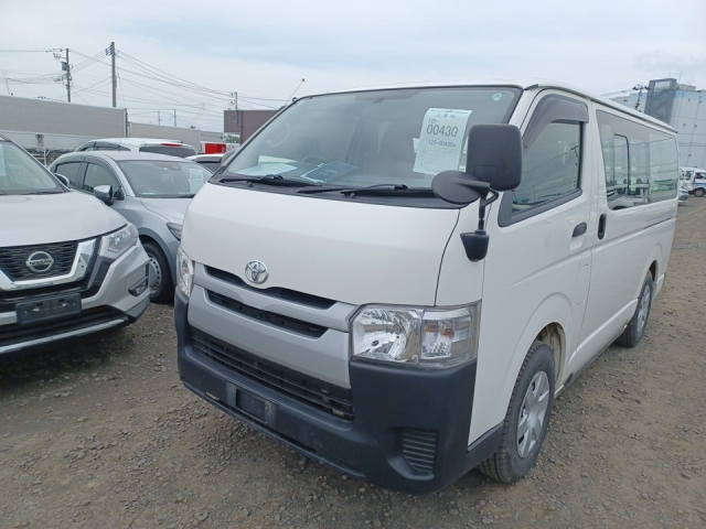 TOYOTA HIACE VAN 2014