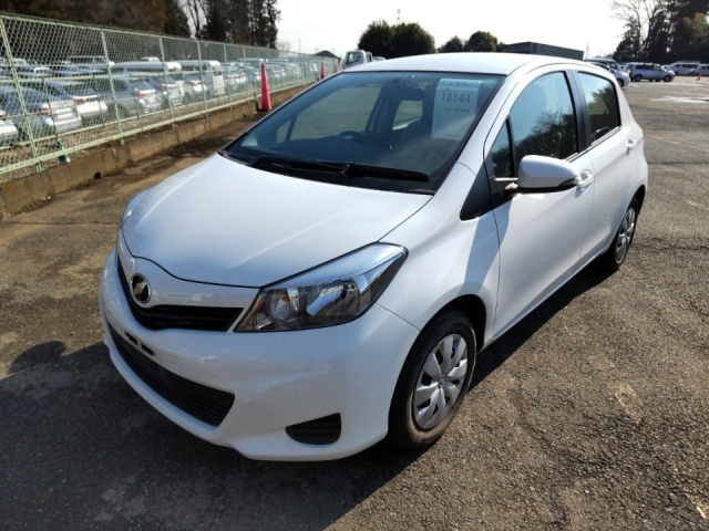 TOYOTA VITZ 2013