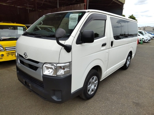 TOYOTA HIACE VAN