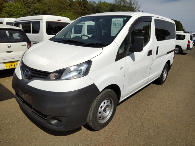 NISSAN NV200