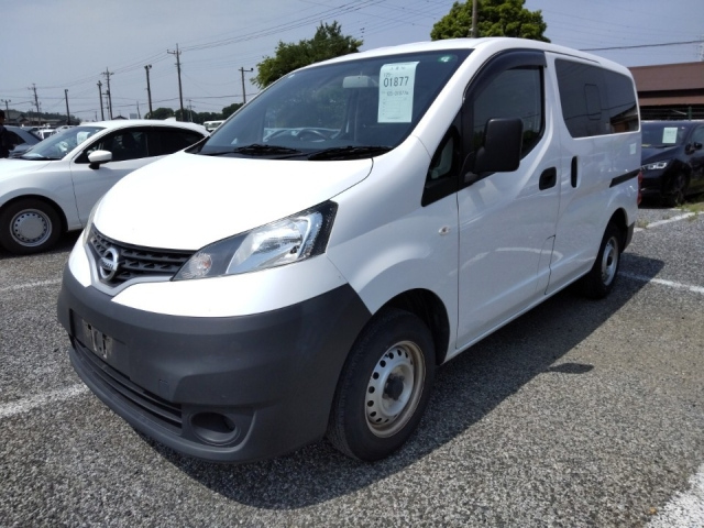 NISSAN NV200