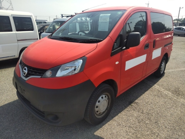 NISSAN NV200
