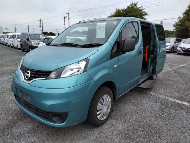NISSAN NV200