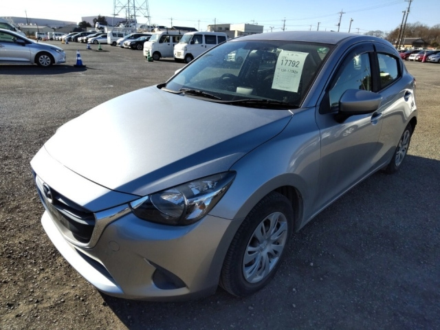 MAZDA DEMIO 2016