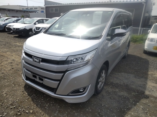 TOYOTA NOAH 2018