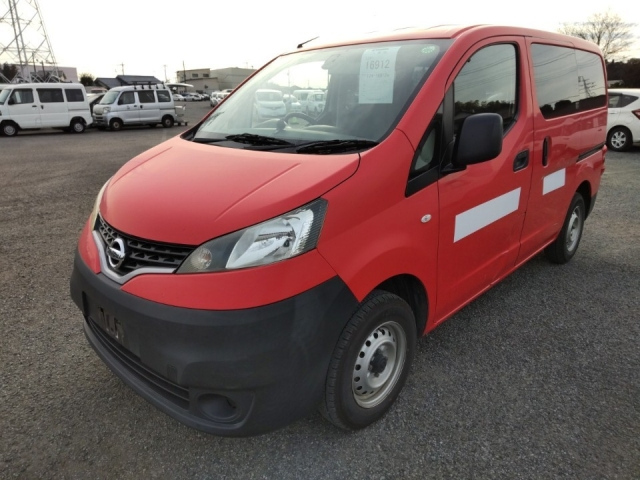 NISSAN NV200 2018