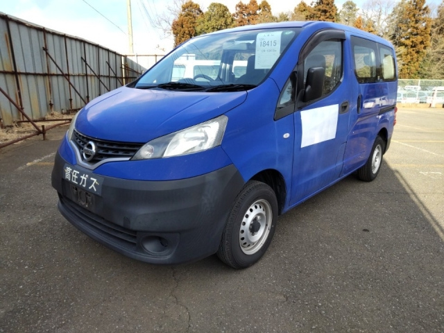 NISSAN NV200 2015